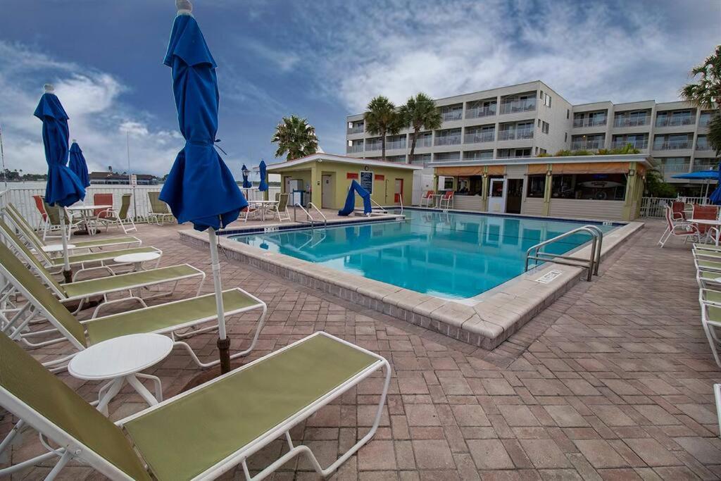 Tropical Serenity-Water View Heated Pool Tiki Bar تامبا المظهر الخارجي الصورة